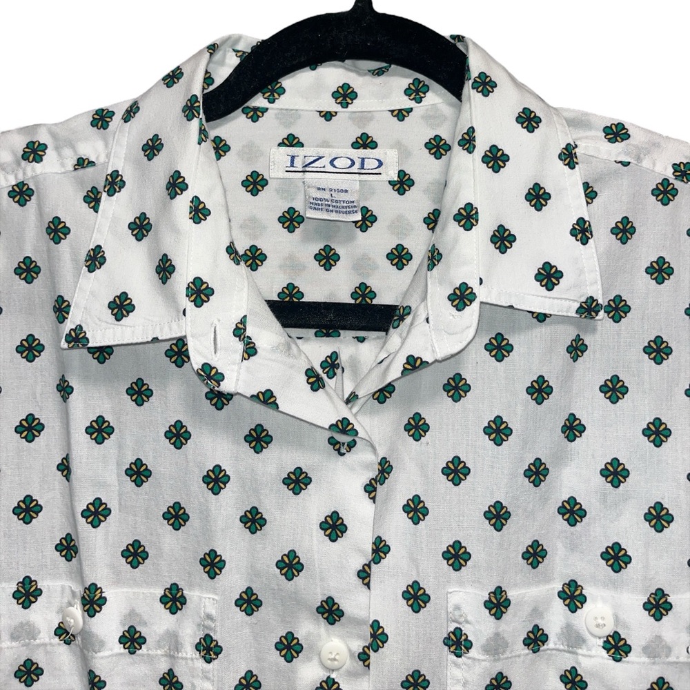 “IZOD” VTG White with green & yellow medallion Button-Up Shirt mint condition